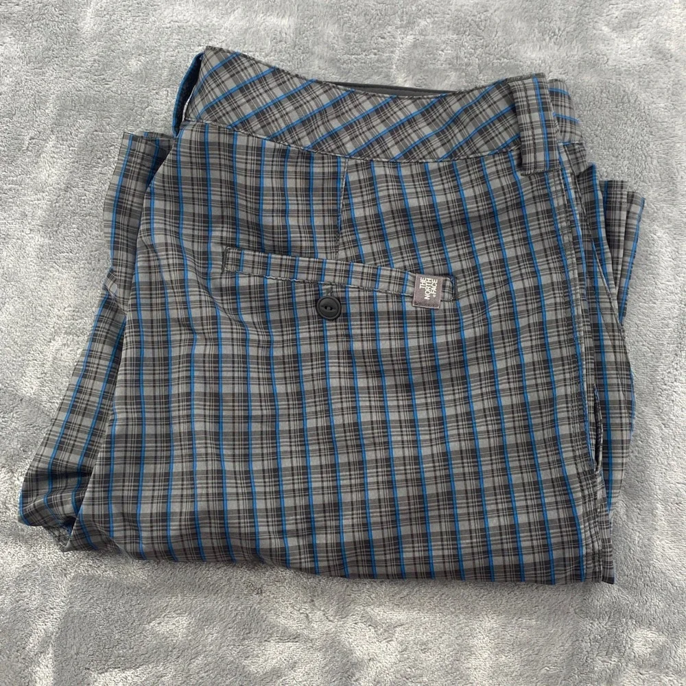 The North Face Mens 34 Rolling Sun Packable Plaid Performance Hiking Shorts